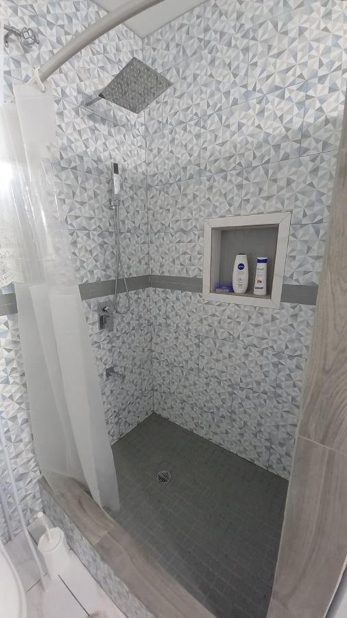 로조 Cozy Vacation Retreat With Free Parking 아파트 외부 사진