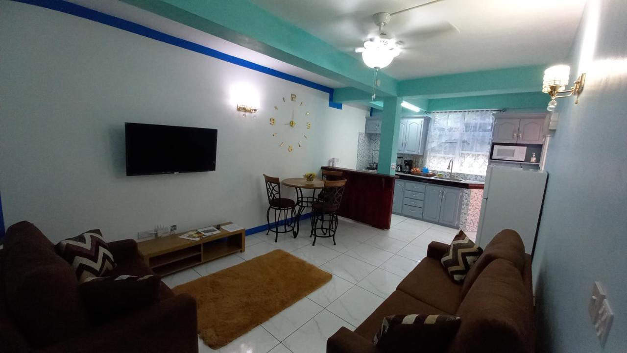 로조 Cozy Vacation Retreat With Free Parking 아파트 외부 사진